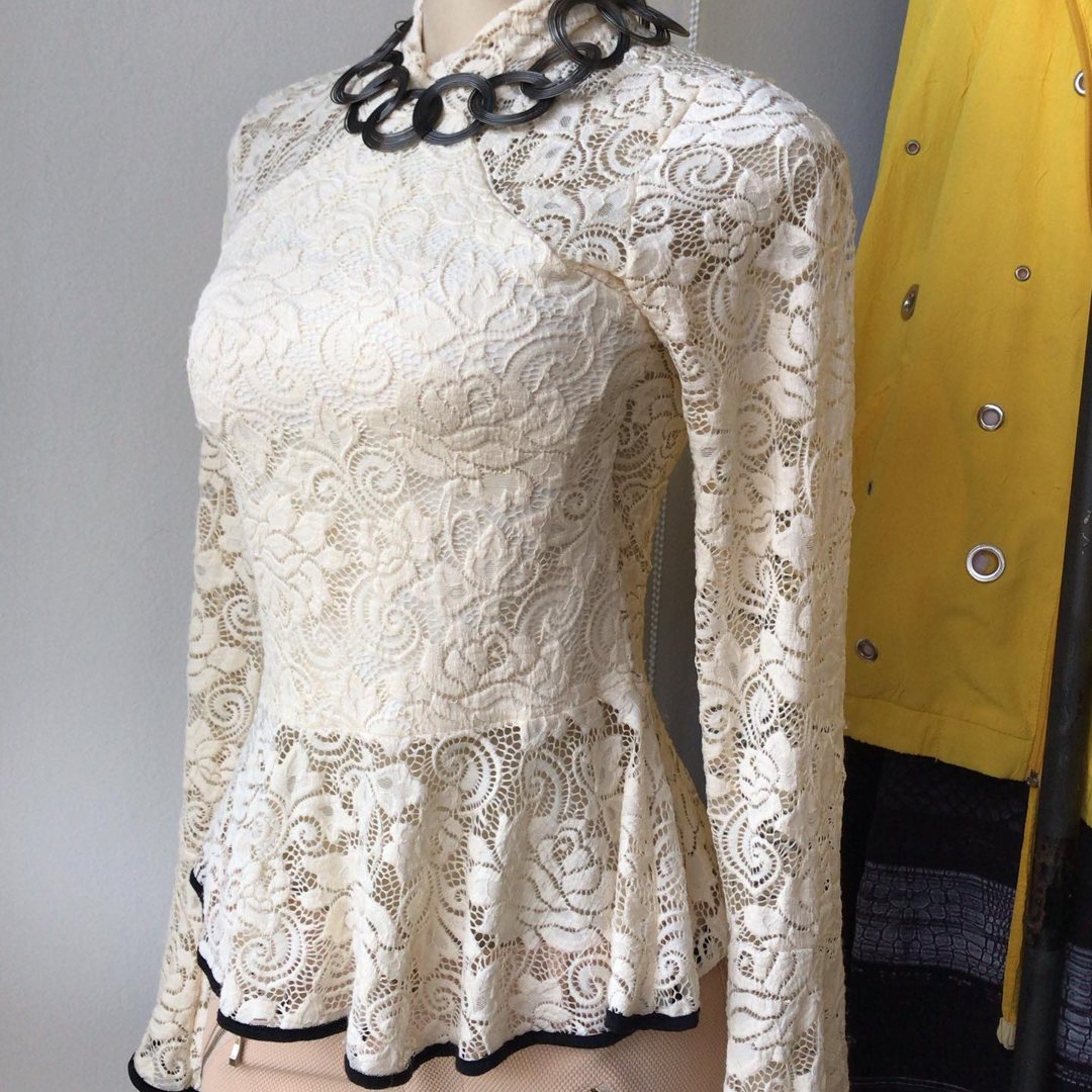 Blusa de renda
